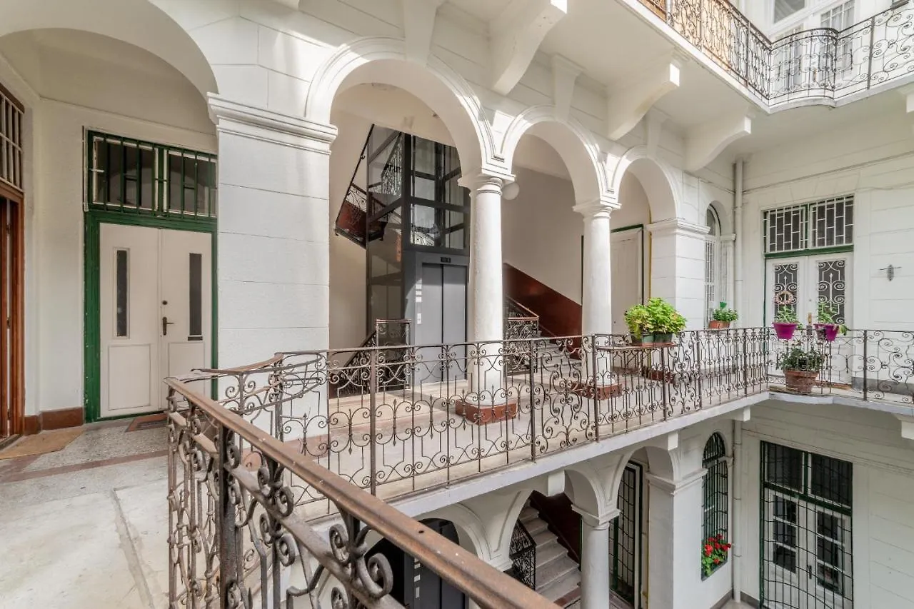 Central Danube 3Br, 2 Bathr Quiet Apt At Market Hall Budapest 0*,  Hungary