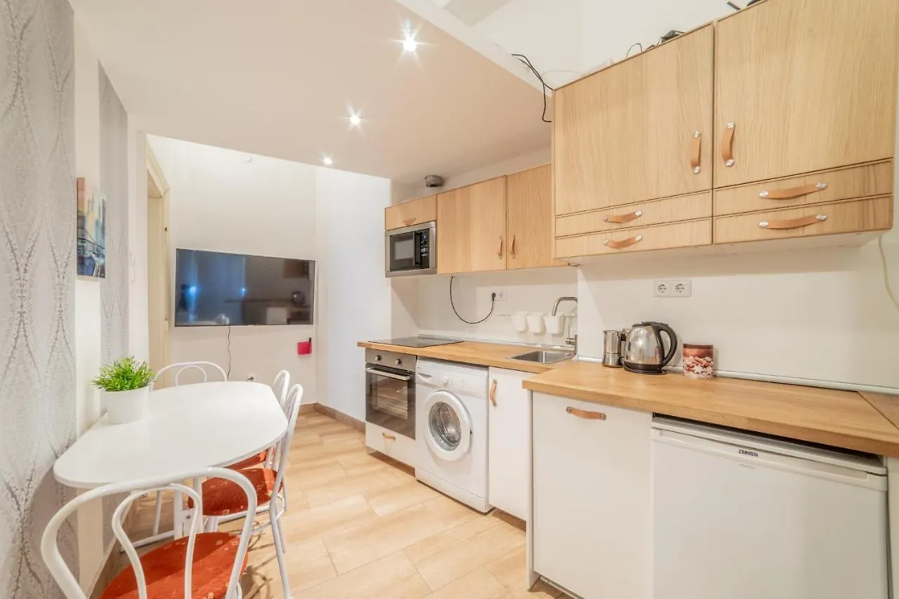 Central Danube 3Br, 2 Bathr Quiet Apt At Market Hall Budapest 0*,